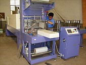automatic film shrink-wrapping machine